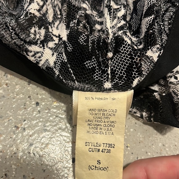 VINTAGE DANESI SHEER SLEEVELESS FLORAL BUTTON DOWN TOP BLACK WHITE SIZE SMALL - Picture 10 of 13